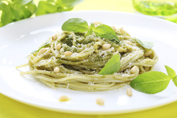 Spaguettis con Piñones
