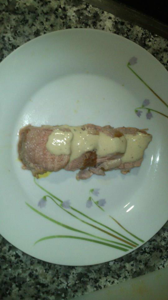 Solomillo de cerdo con crema de cebolla
