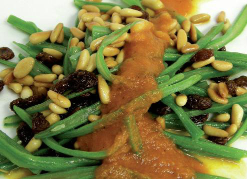 Judías verdes con frutos secos