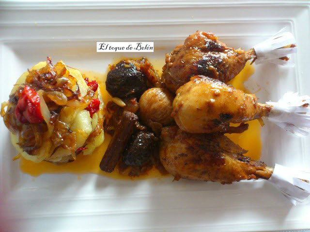 POLLO CONFITADO CON CIRUELAS Y PIÑONES