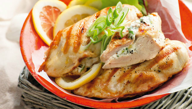 Filete de pollo con crema de queso de cabra