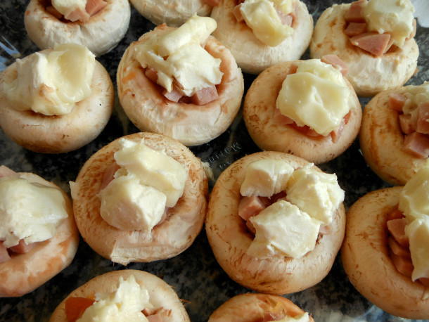 Champiñones al horno con queso de cabra