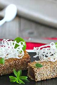 Atún Teriyaki con vermicelli crujiente