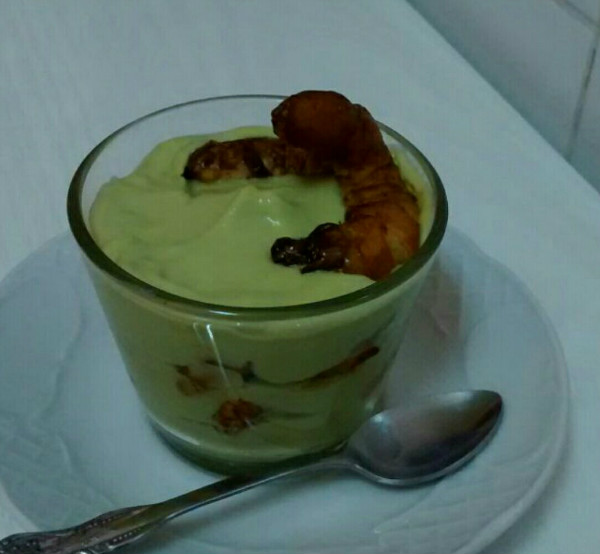 Crema de aguacate con gambas
