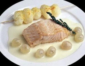 Salmón al horno con uvas