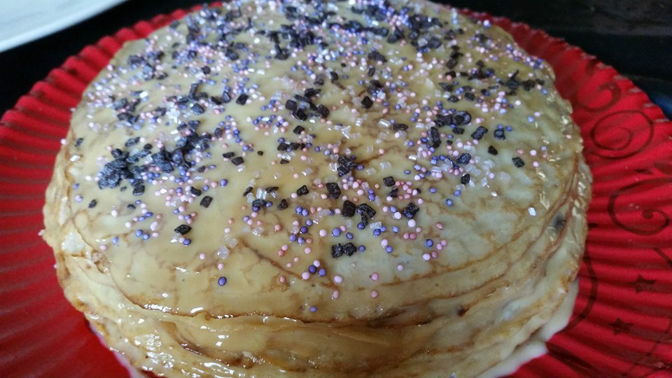 PASTEL DE CRÊPPES CON CREMA DE TOFFE AL RON